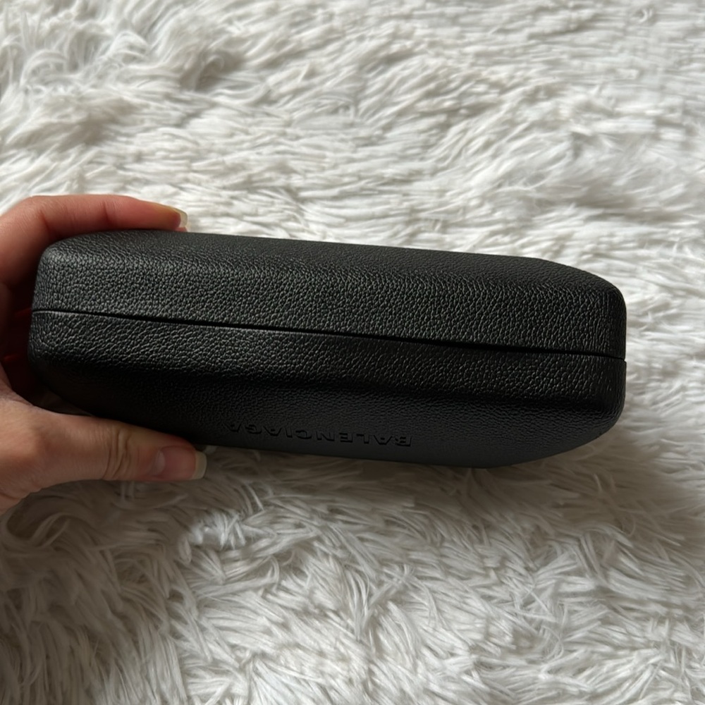 BALENCIAGA EXTRA LARGE BLACK LEATHER SUNGLASSES CASE WITH DRAWSTRING POUCH NEW - Picture 9 of 14